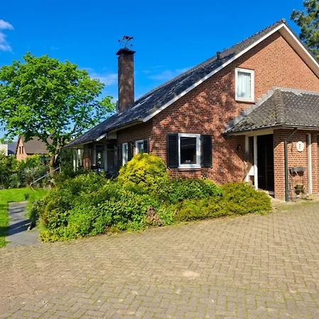 Genderens Buiten Holiday home Genderen
