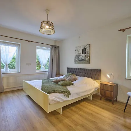 Genderens Buiten Ferienhaus *