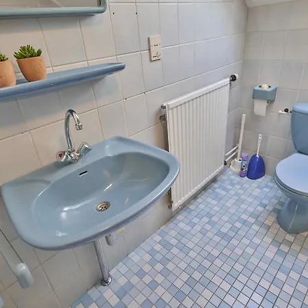 Genderens Buiten Ferienhaus *