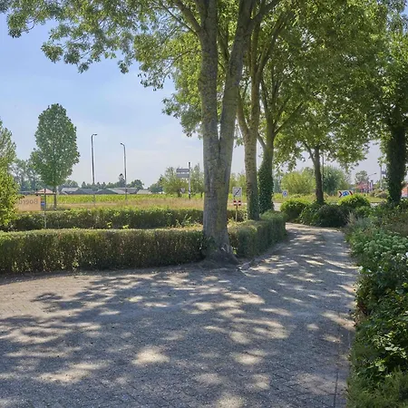 Genderens Buiten Ferienhaus